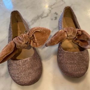 Size 23 (7T) Zara taupe velvet shoes